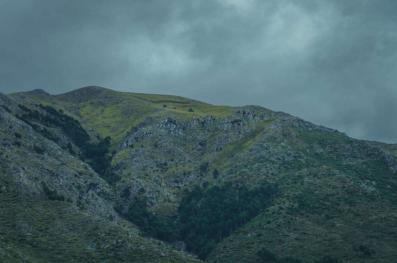 Between Clouds and Peaks Retouching Project01
