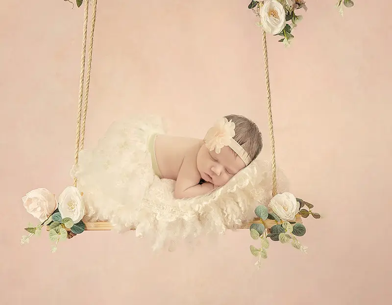 Newborn photo shoot. Guide for photographers